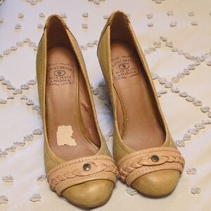 Lucky Brand Women's Tan and Cream Wedges